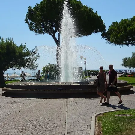 Сasa de vacaciones Hama Mobilehome *